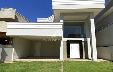 Imagem: A casa em condomínio possui 3 Dormitórios, 4 Banheiros, 4