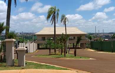 Imagem: O terreno possui 300m² de Área e está localizado em Marumbi