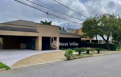 Imagem: A casa em condomínio possui 5 Dormitórios, 5 Banheiros, 5