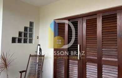 Imagem: A casa possui 3 Dormitórios, 2 Banheiros, 3 Vagas na garagem