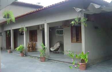 Imagem: O depósito possui 5 Vagas na garagem, 680m² de Área e está