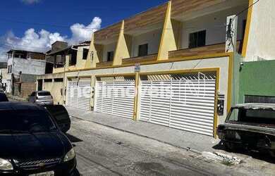 Imagem: A casa possui 3 Dormitórios, 3 Banheiros, 2 Vagas na garagem