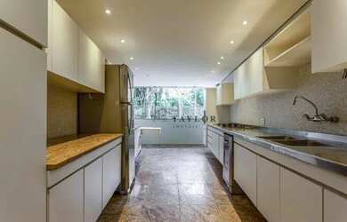 Imagem 11: Única casa projetada por Oscar Niemeyer em São Paulo para venda ou locação...