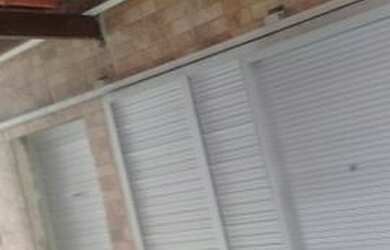 Imagem: A casa possui 2 Dormitórios, 1 Banheiro, 1 Vaga na garagem