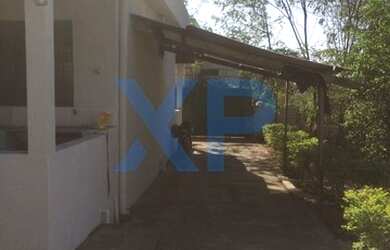 Imagem: A casa possui 2 Dormitórios, 1 Banheiro, 4 Vagas na garagem