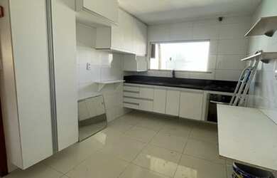 Imagem 14: Casa individual com 4/4 e piscina na Praia do Flamengo/ Marisol