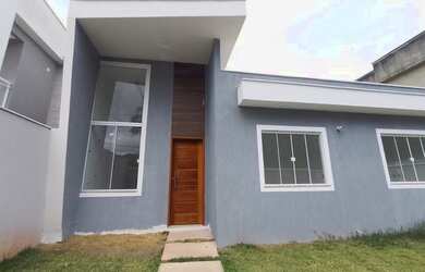 Imagem: A casa possui 2 Dormitórios, 2 Banheiros, 2 Vagas na garagem