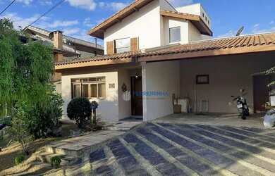 Imagem: A casa em condomínio possui 3 Dormitórios, 2 Banheiros, 2