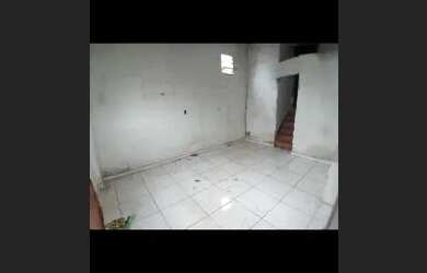 Imagem: A casa possui 1 Dormitório, 1 Banheiro e está localizado