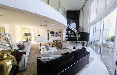 Imagem 4: CASA DE ALTO PADRÃO (porteira fechada