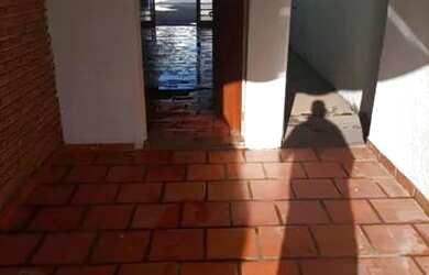 Imagem 5: Casa para alugar. 555.000m² de Área, 2 Vagas na garageme4 Dormitórios