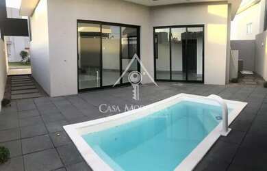 Imagem: A casa possui 3 Dormitórios, 4 Banheiros, 2 Vagas na garagem