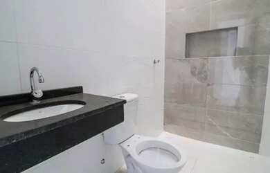 Imagem: A casa em condomínio possui 3 Dormitórios, 1 Banheiro, 1 Vaga