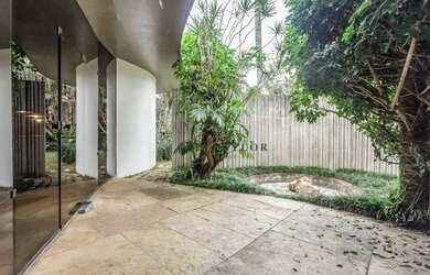 Imagem 9: Única casa projetada por Oscar Niemeyer em São Paulo para venda ou locação...
