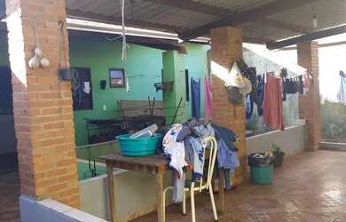 Imagem 2: Casa para venda. 1.025m² de Área, 1 Vaga na garageme2 Dormitórios