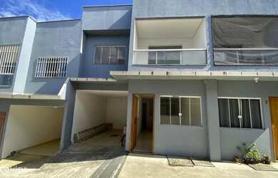 Imagem: A casa possui 2 Dormitórios, 2 Banheiros, 1 Vaga na garagem