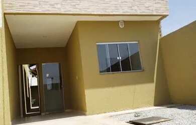 Imagem: A casa possui 2 Dormitórios, 1 Banheiro, 1 Vaga na garagem