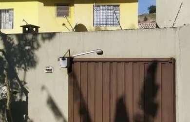 Imagem: A casa possui 1 Dormitório, 1 Banheiro, 2 Vagas na garagem