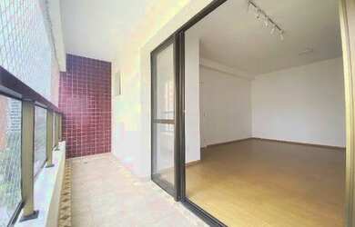 Imagem: O apartamento possui 4 Dormitórios, 5 Banheiros, 3 Vagas na