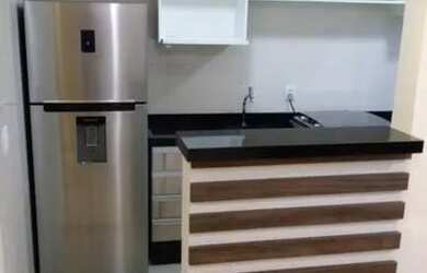 Imagem: O apartamento possui 2 Dormitórios, 1 Banheiro, 1 Vaga na garagem