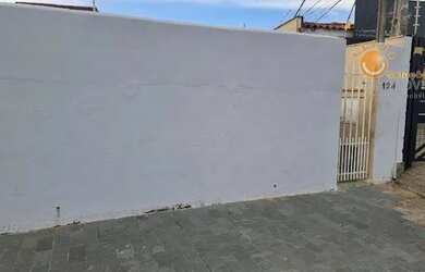 Imagem: A casa possui 1 Dormitório, 1 Banheiro, 2 Vagas na garagem