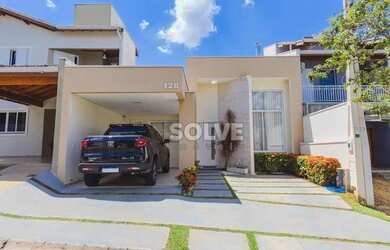 Imagem: A casa em condomínio possui 3 Dormitórios, 2 Banheiros, 2