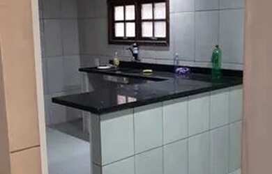 Imagem: A casa em condomínio possui 4 Dormitórios, 4 Banheiros e