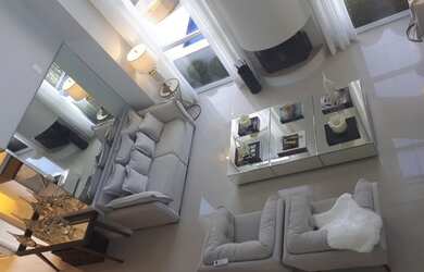 Imagem: A casa possui 3 Dormitórios, 5 Banheiros, 4 Vagas na garagem