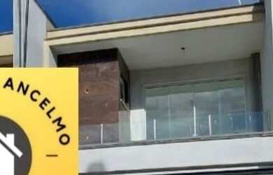 Imagem: A casa possui 2 Dormitórios, 3 Banheiros, 1 Vaga na garagem