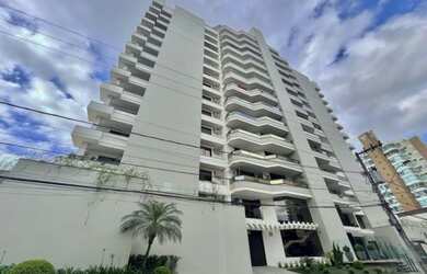 Imagem: O apartamento possui 4 Dormitórios, 5 Banheiros, 4 Vagas na