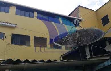 Imagem: A casa possui 4 Dormitórios, 5 Banheiros, 200m² de Área e