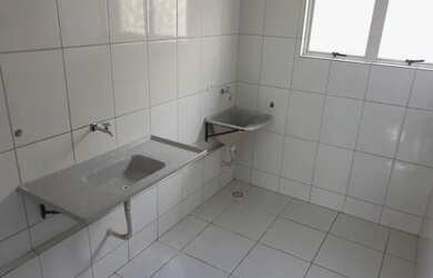 Imagem: O apartamento possui 3 Dormitórios, 1 Banheiro, 1 Vaga na garagem