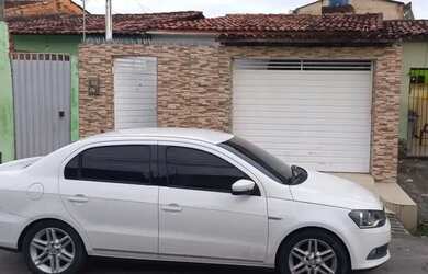 Imagem: A casa possui 2 Dormitórios, 1 Banheiro, 1 Vaga na garagem