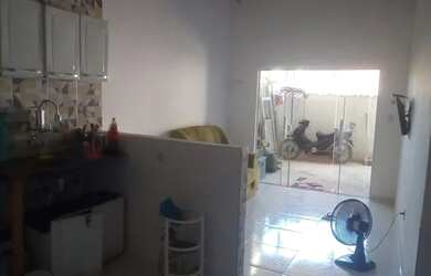 Imagem: A casa possui 1 Dormitório, 1 Banheiro, 2 Vagas na garagem