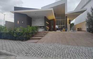 Imagem: A casa possui 4 Dormitórios, 4 Banheiros, 4 Vagas na garagem