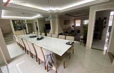 Imagem: A casa possui 3 Dormitórios, 1 Banheiro, 4 Vagas na garagem