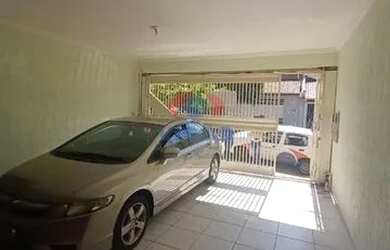 Imagem: A casa possui 2 Dormitórios, 2 Banheiros, 2 Vagas na garagem