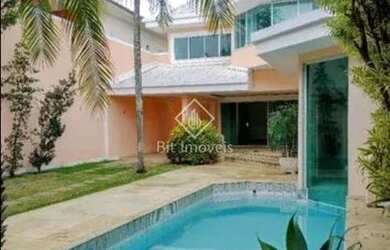 Imagem: A casa em condomínio possui 4 Dormitórios, 5 Banheiros, 4