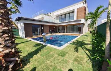 Imagem: A casa em condomínio possui 5 Dormitórios, 5 Banheiros, 5