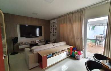 Imagem: A casa em condomínio possui 2 Dormitórios, 3 Banheiros, 2