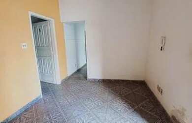 Imagem: A casa possui 5 Dormitórios, 2 Banheiros, 2 Vagas na garagem