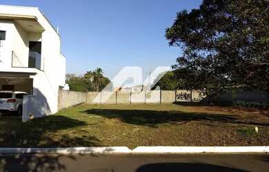 Imagem: O terreno possui 456m² de Área e está localizado em Vila