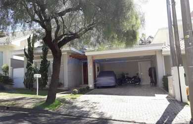 Imagem: A casa em condomínio possui 3 Dormitórios, 5 Banheiros, 4