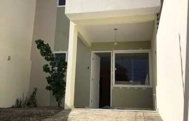 Imagem: A casa possui 3 Dormitórios, 2 Banheiros, 1 Vaga na garagem