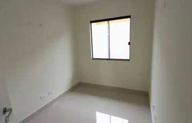 Imagem: A casa possui 3 Dormitórios, 3 Banheiros, 2 Vagas na garagem