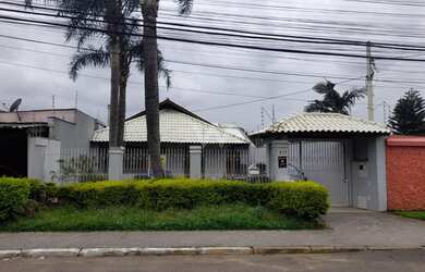 Imagem: A casa possui 5 Dormitórios, 5 Banheiros, 5 Vagas na garagem