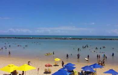 Imagem: A casa possui 2 Dormitórios, 3 Banheiros, 1 Vaga na garagem