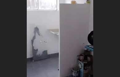 Imagem: O apartamento possui 2 Dormitórios, 1 Banheiro e está localizado