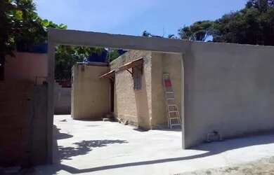 Imagem: A casa possui 1 Dormitório, 1 Banheiro, 3 Vagas na garagem