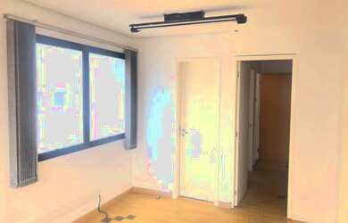 Imagem: O depósito possui 1 Vaga na garagem, 44m² de Área e está